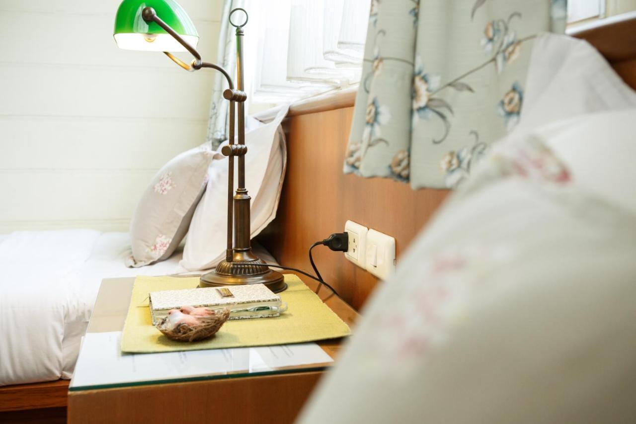 Hostel Baan Dinso Bangkok Zewnętrze zdjęcie