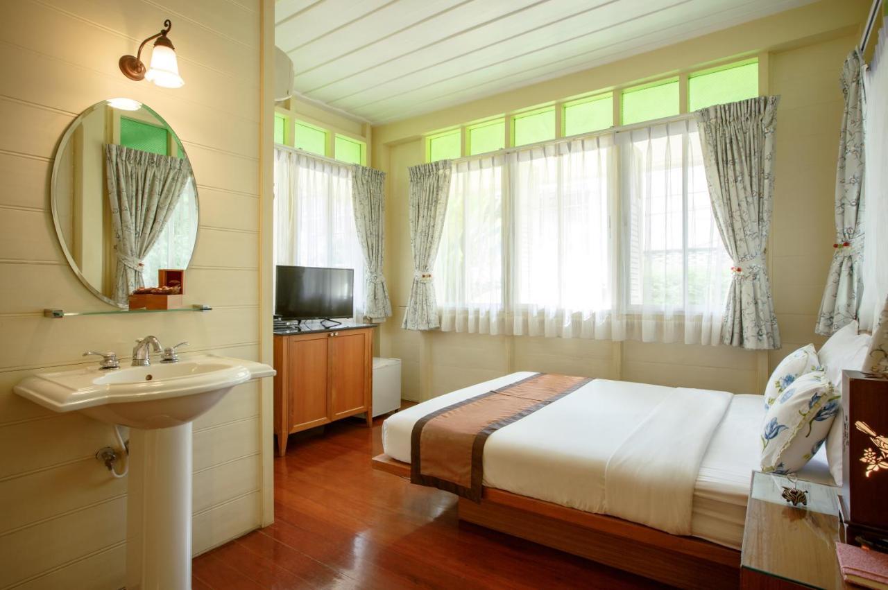 Hostel Baan Dinso Bangkok Zewnętrze zdjęcie