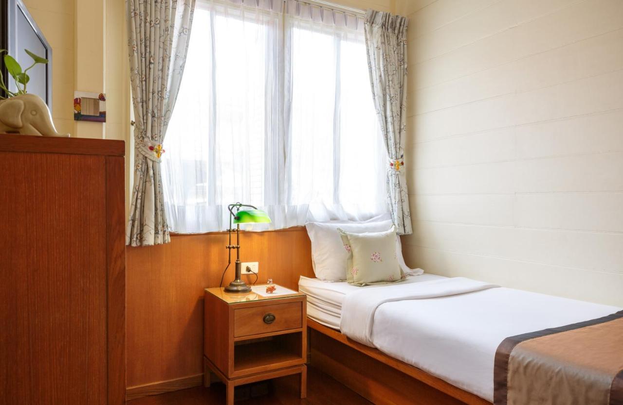 Hostel Baan Dinso Bangkok Zewnętrze zdjęcie