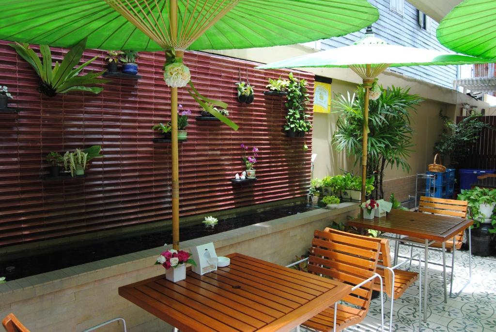 Hostel Baan Dinso Bangkok Zewnętrze zdjęcie
