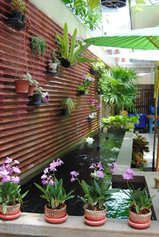 Hostel Baan Dinso Bangkok Zewnętrze zdjęcie
