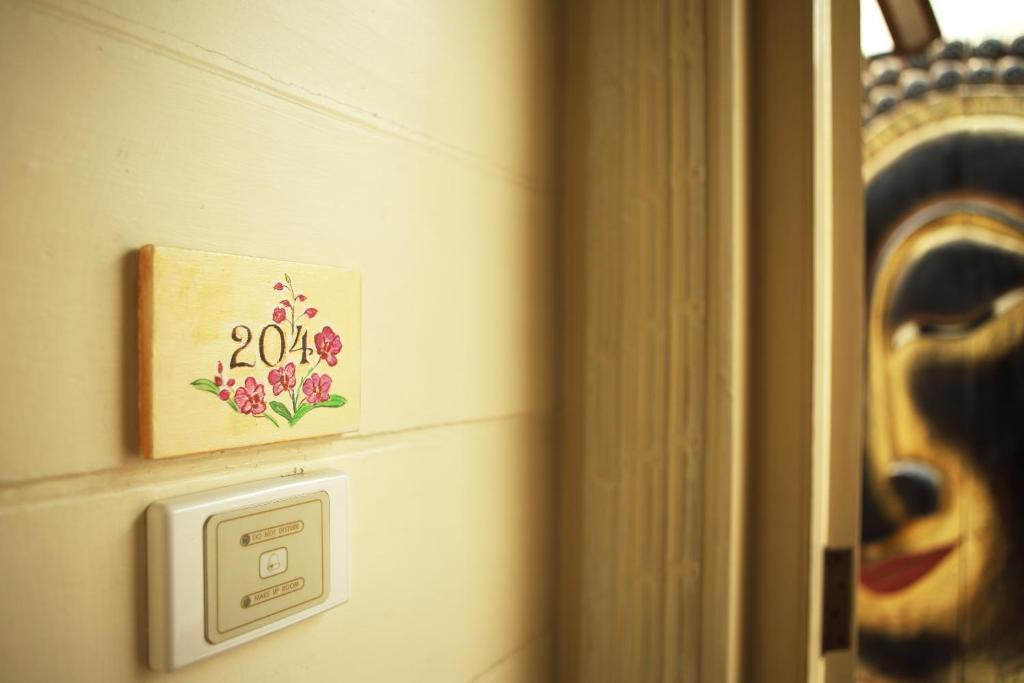Hostel Baan Dinso Bangkok Zewnętrze zdjęcie
