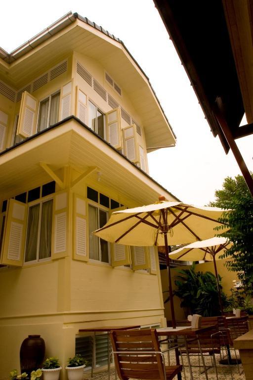 Hostel Baan Dinso Bangkok Zewnętrze zdjęcie